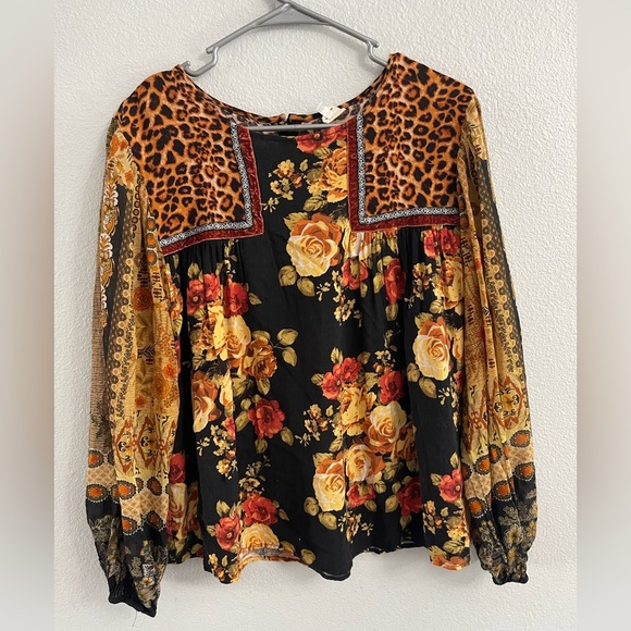 ivy jane Tops - Ivy Bean Floral Leopard Print Blouse Size Medium
